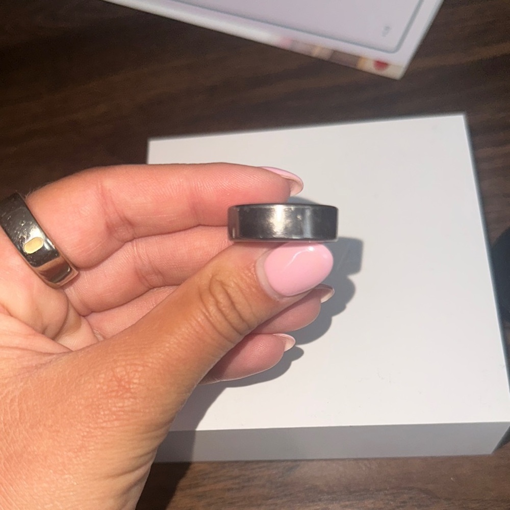 Oura Ring - Picture 3 of 4